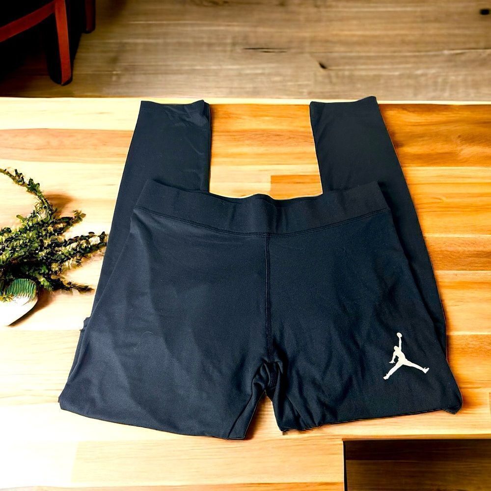 NWT Jordan Girl’s Leggings (XL)